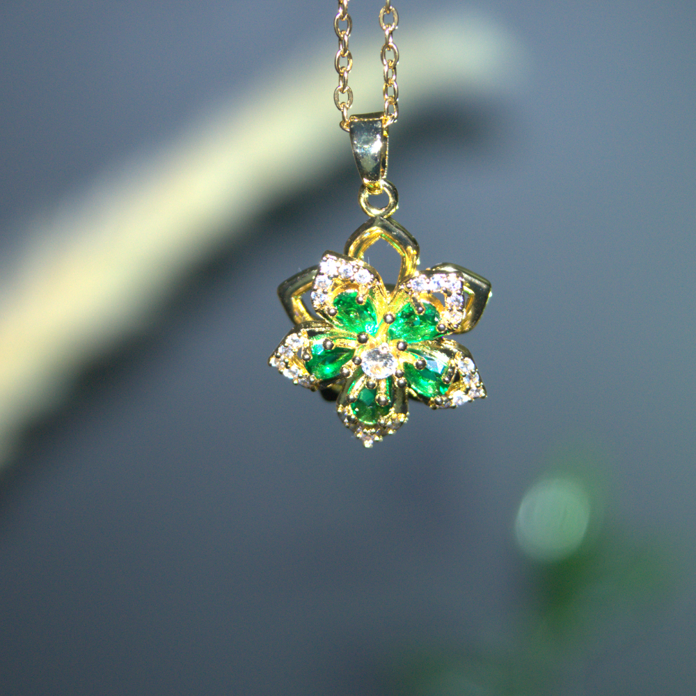 Collier en forme de fleur