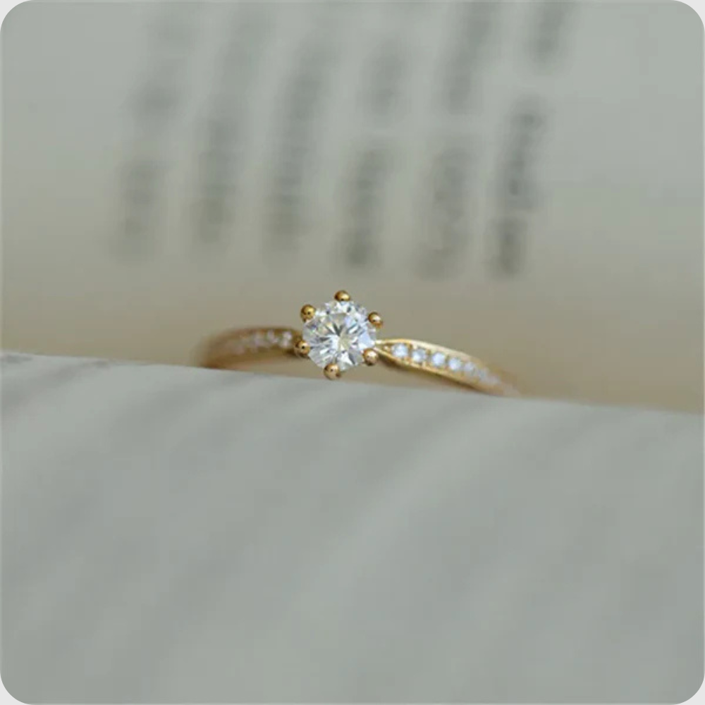 Bague en or et stras