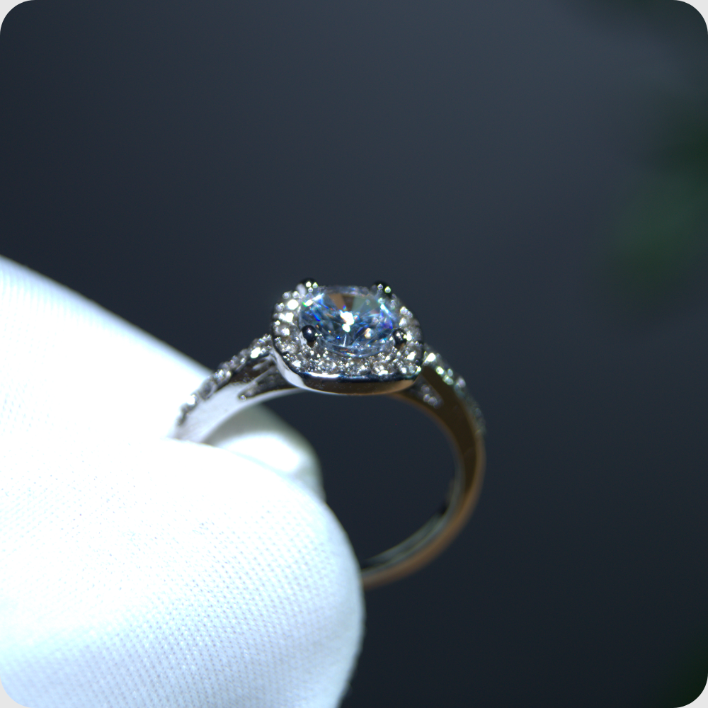 Bague en argent avec gros dimant